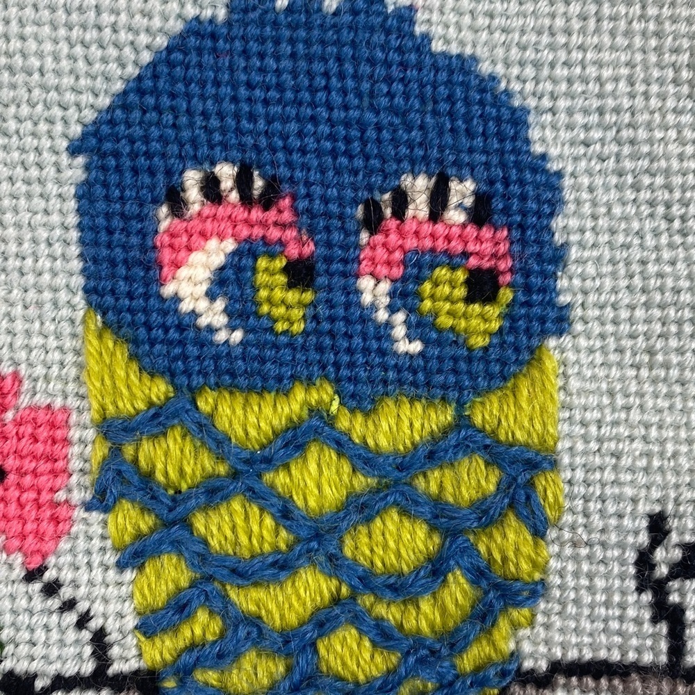Vtg completed needlepoint piece featuring owl 1971 ready for frame or upcycle - Picture 3 of 7